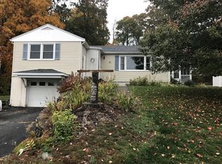 21 Simpson St, Sturbridge, MA 01566