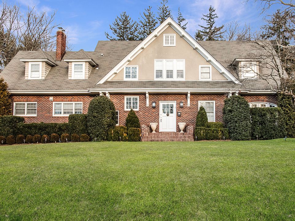1st image of 26 Dupont Ave