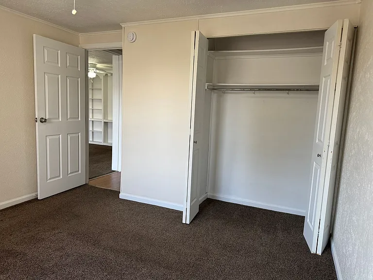 Greenleaf Apartments — Photo 8