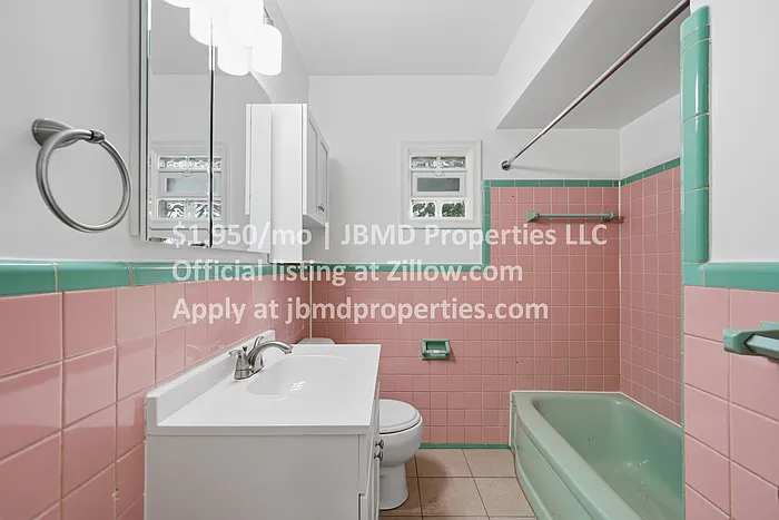 8621 Oak Park Blvd — Photo 16