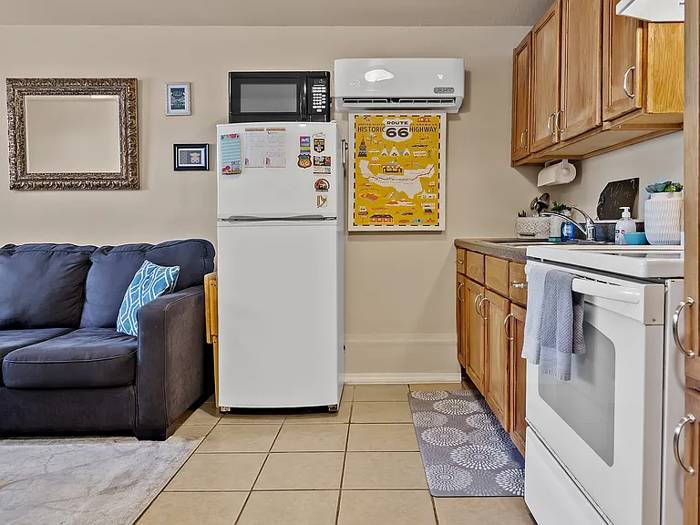 1211 S Elgin Ave #B — Photo 6