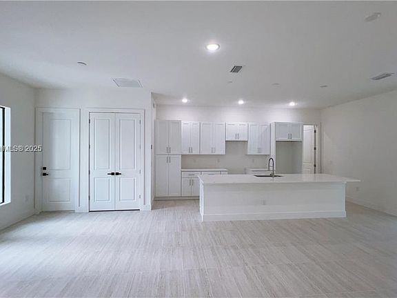 4th image of 3420 28th St W
