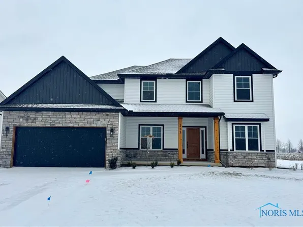 233 Avilyn Ln, Oregon, OH 43616