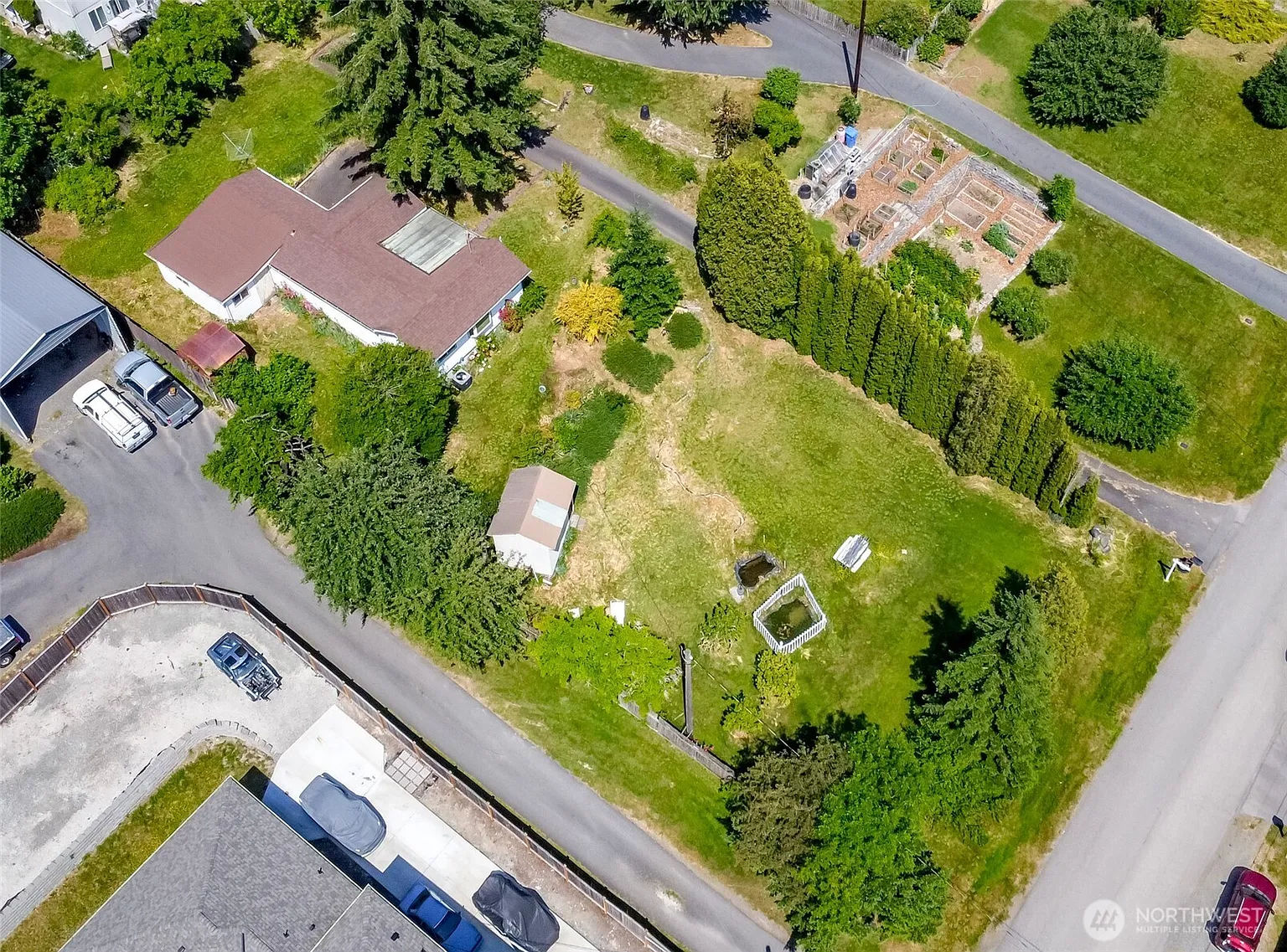 416 Emerald Street photo 1