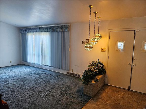 4th image of 9678 Mesa Dr
