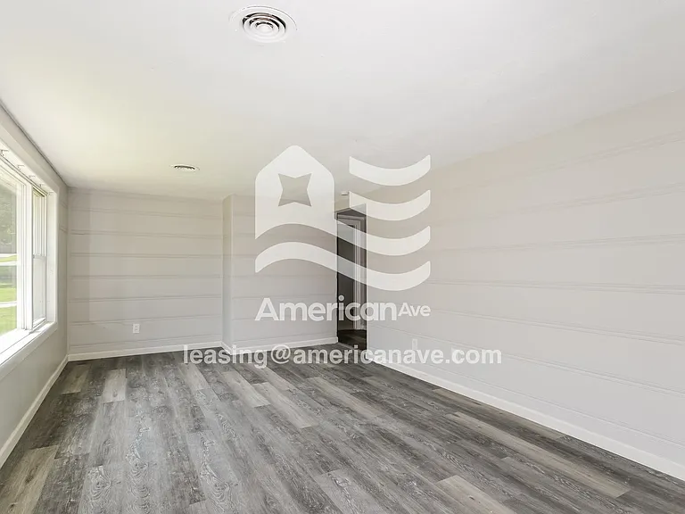 1268775_003_living_room_13905939.jpg