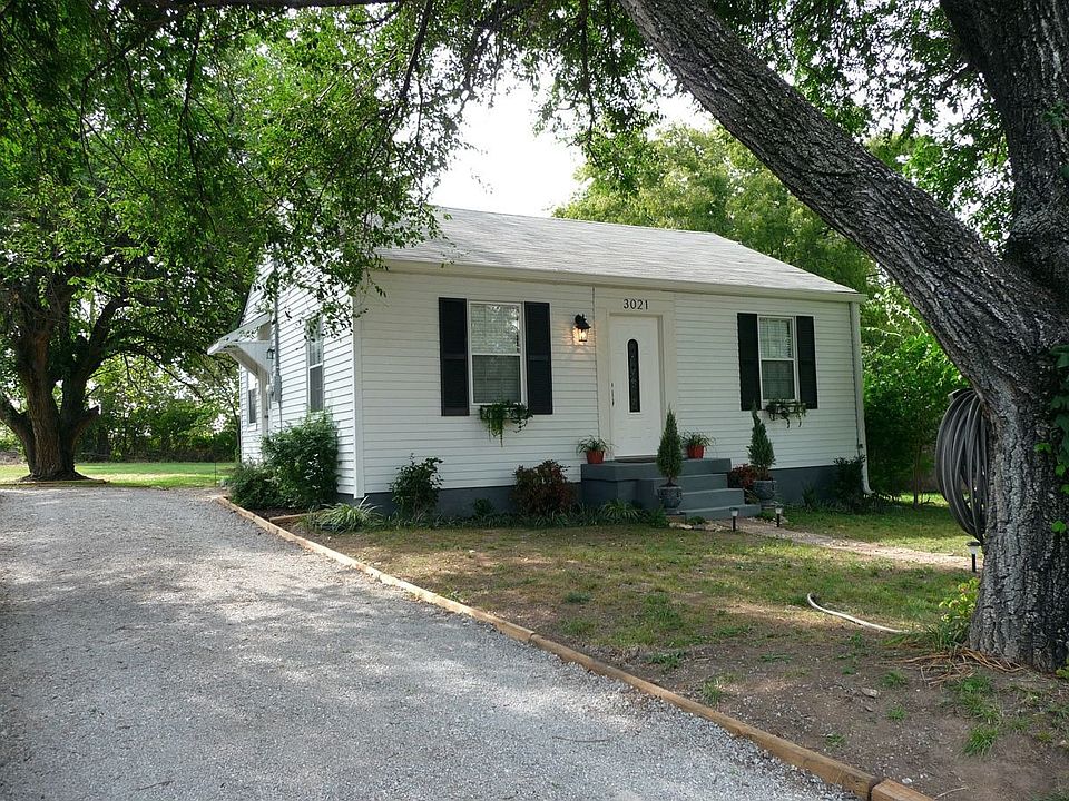 Cozy setting nestled among century old trees