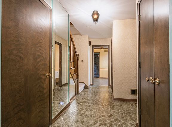 3rd image of 6546 Cochise Dr