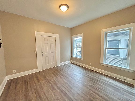 4th image of 110 Ridgeway Ave