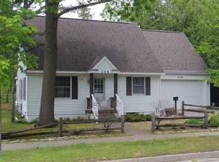 309 Antrim St, Charlevoix, MI 49720