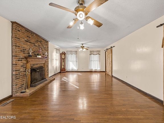 5th image of 129 Pleasant Hill Rd