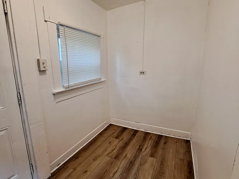 136 Indiana Ave — Photo 5