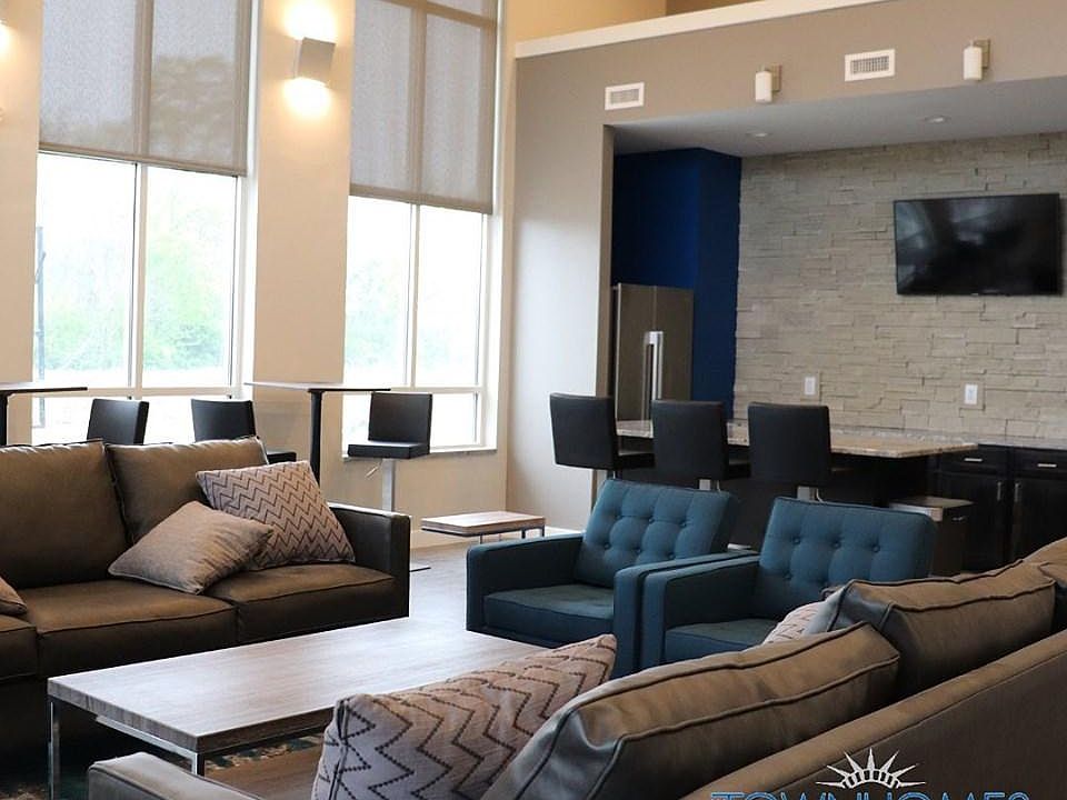2nd image of 103 Valor Dr