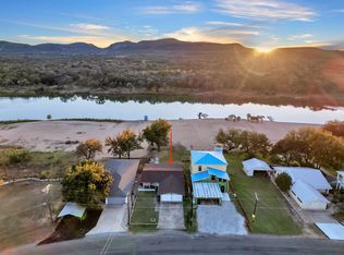 4540 River Oaks, Kingsland, TX 78639