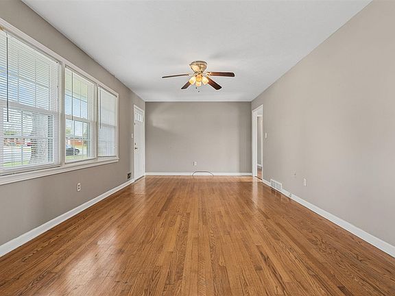 5th image of 2138 Lealand St