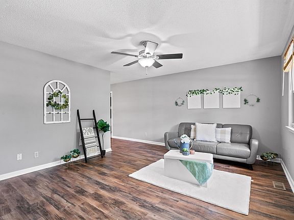 3rd image of 517 W Jefferson Ave