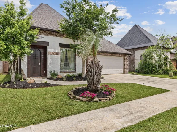 203 Golden Cypress Dr, Youngsville, LA 70592
