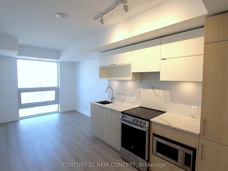 100 Queen St E #2205 — Photo 4