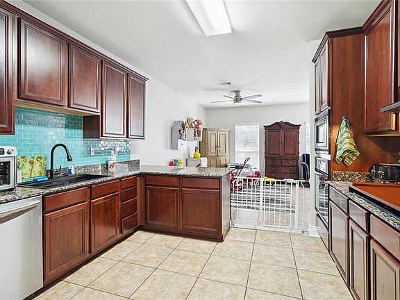 5th image of 108 Autumn Woods Dr
