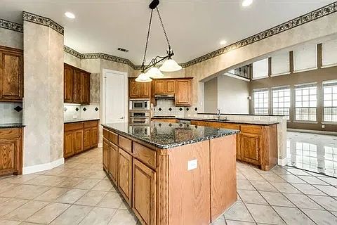 4th image of 4811 Shannon Dr