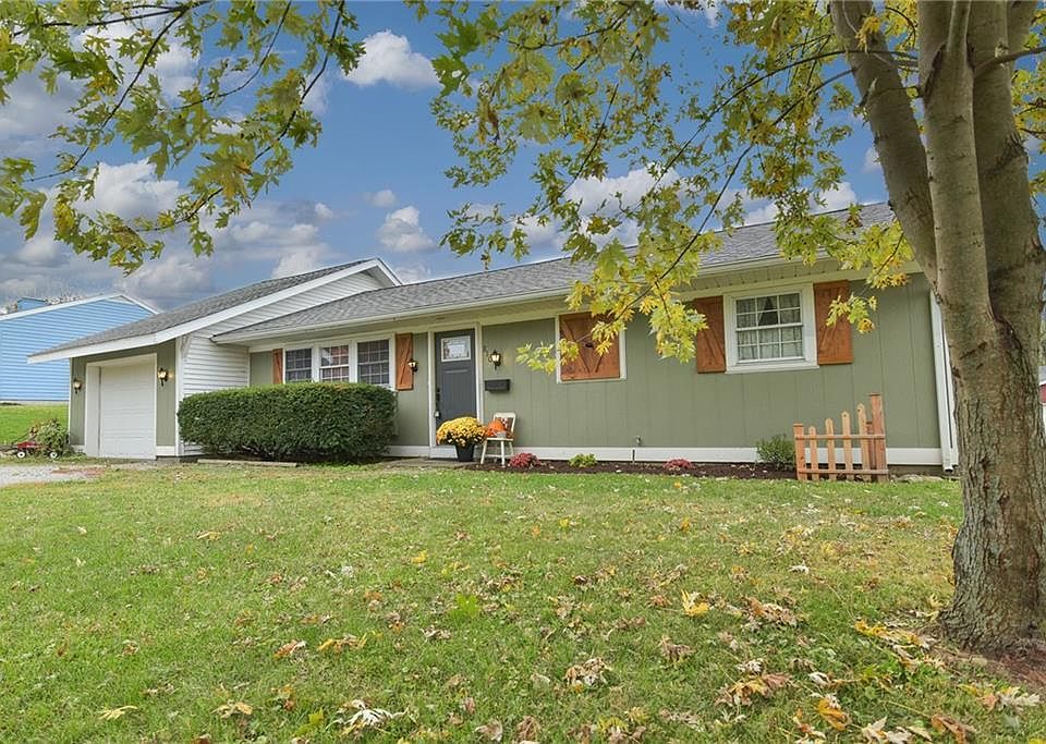 1st image of 810 Brookwood Dr