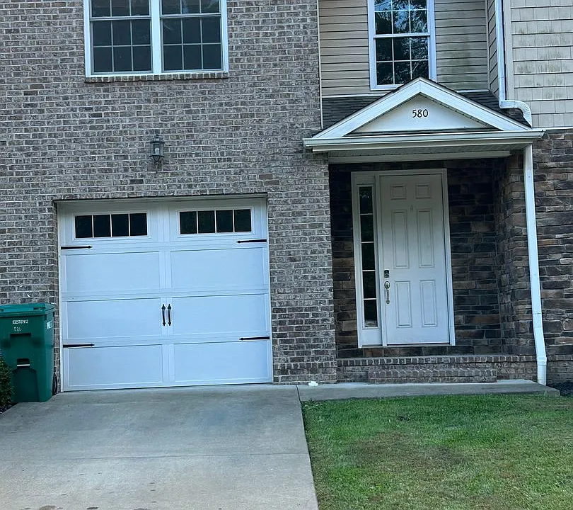 574 Chase Dr #804