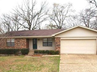 9601 Robin Ln, Sherwood, AR 72120