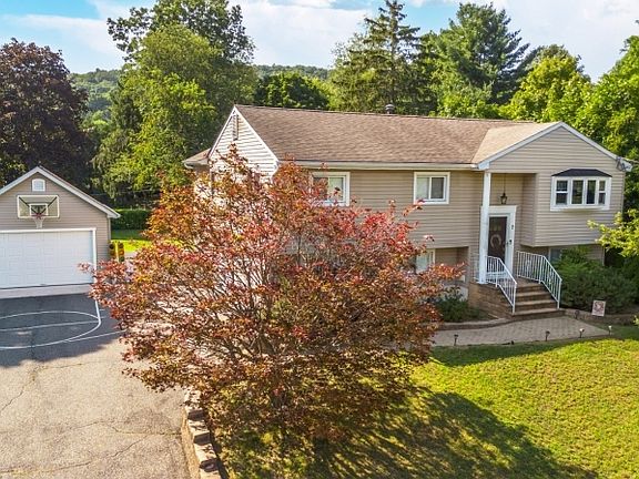 3rd image of 7 Cumberland Rd