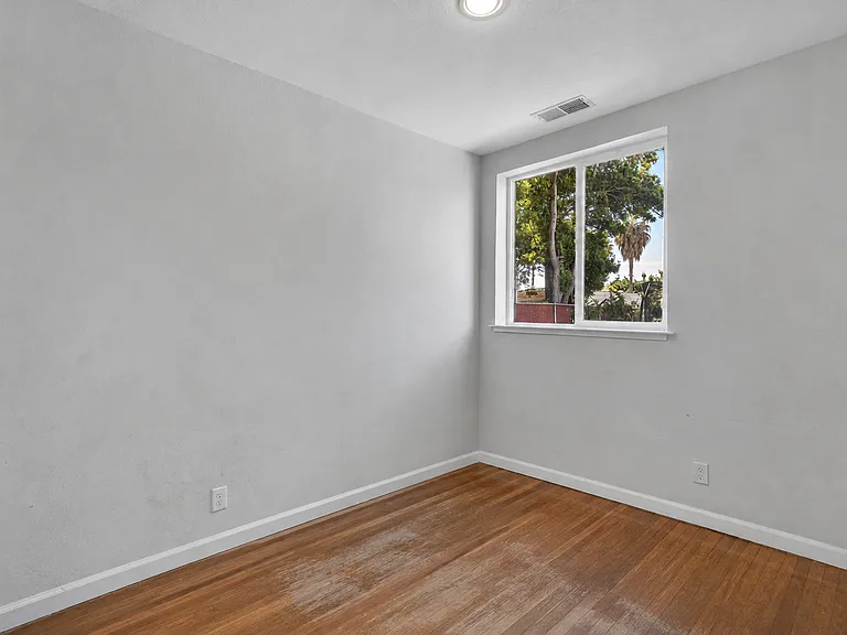 Main St — Photo 10