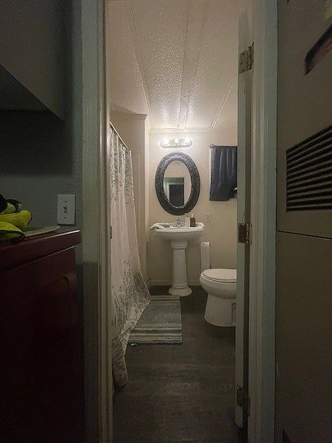 2nd image of 530 E 9th St