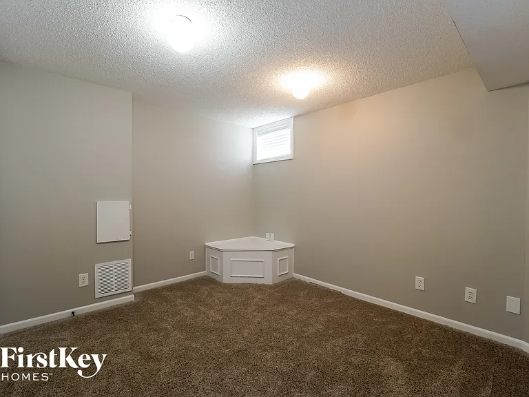 15049 W 145th St — Photo 13