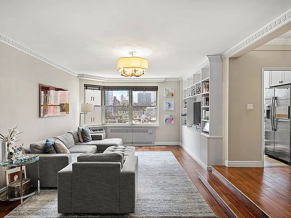 2nd image of 215 E 79th St APT 12-A