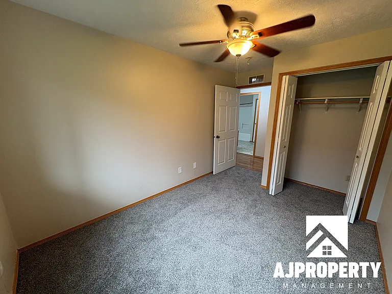 925 S Newcomb Ave #13 — Photo 7