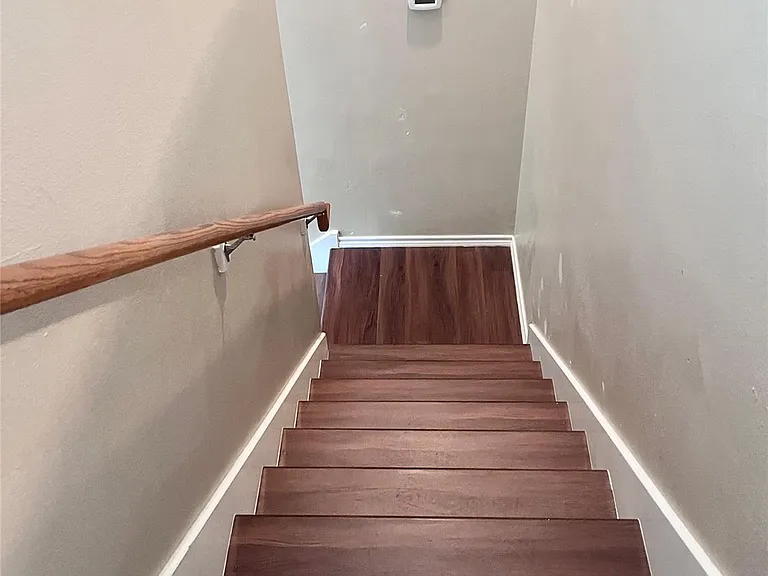 2811 Hackamore Hollow Ln — Photo 6