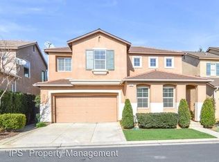 661 W Edinburgh Ln, Clovis, CA