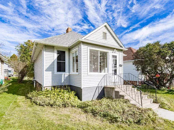 117 4th St, Proctor, MN 55810