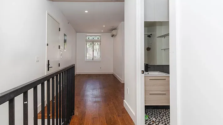 Rented by Nooklyn NYC LLC | media 17