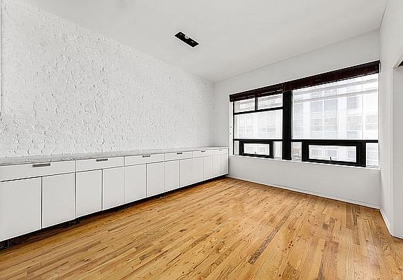4th image of 24 Beaver St APT 3