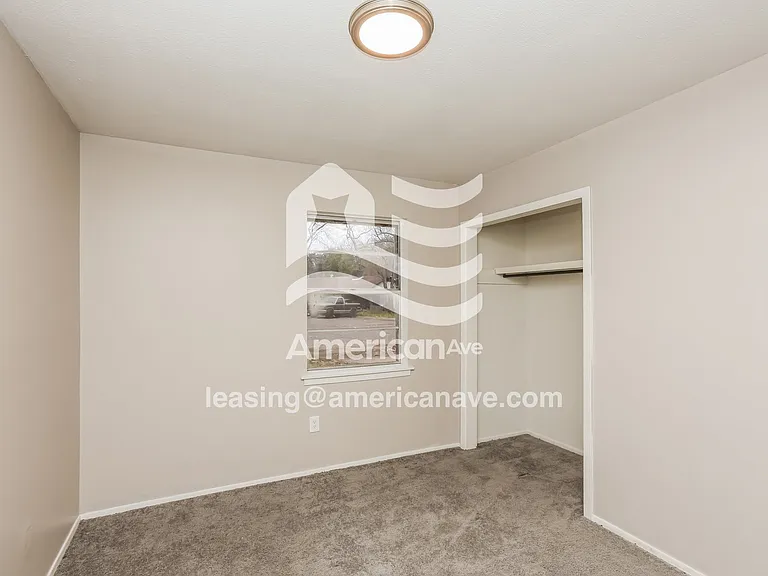 971136_010_wm_-_bedroom_13463125.jpg