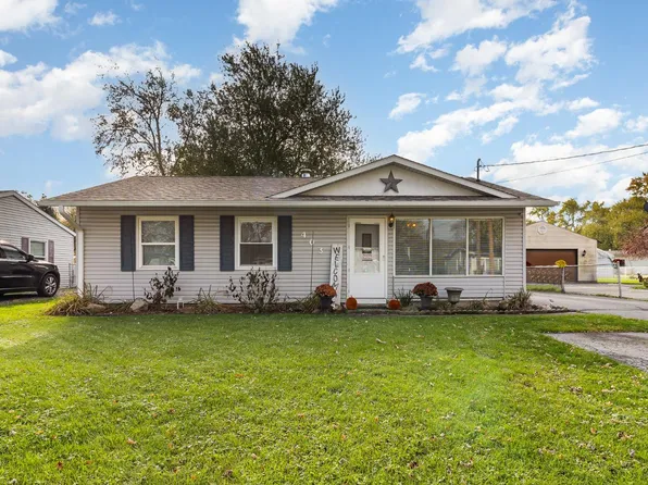 403 Michigami Trl, Porter, IN 46304
