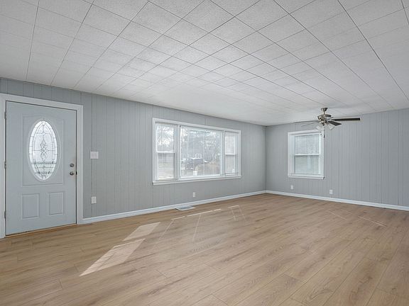 3rd image of 2051 E Marsa Dr