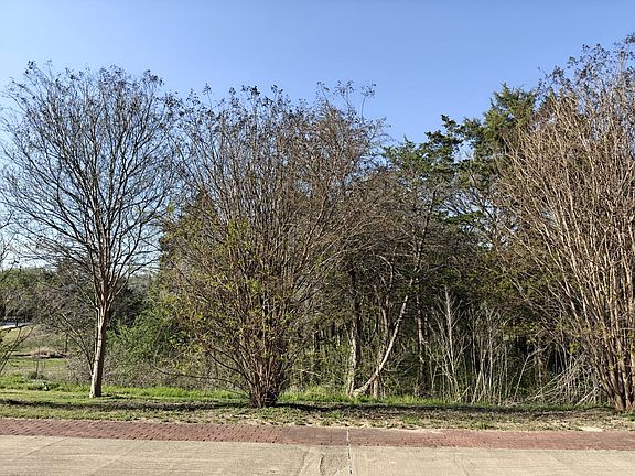 2nd image of 4021 Waters Edge Dr