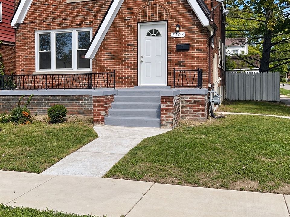 1st image of 5202 Devonshire Rd #2