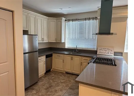 1 bed, 725 sqft, $2,695 — Photo 1