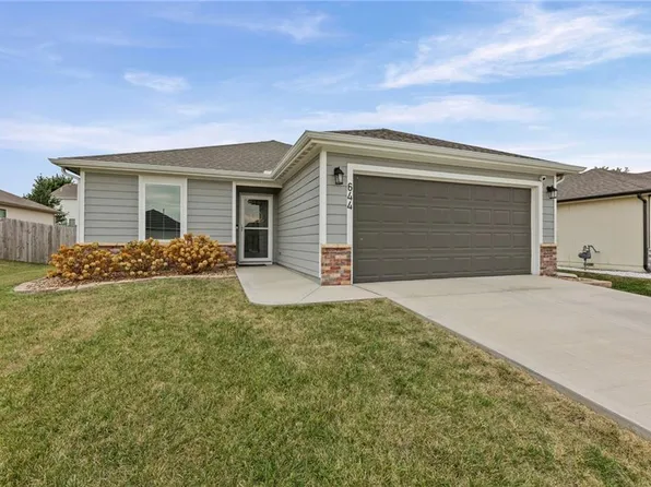 644 N Pear St, Gardner, KS 66030