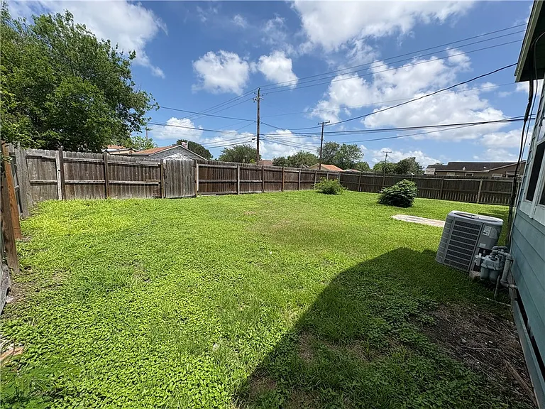 3562 Topeka St — Photo 10