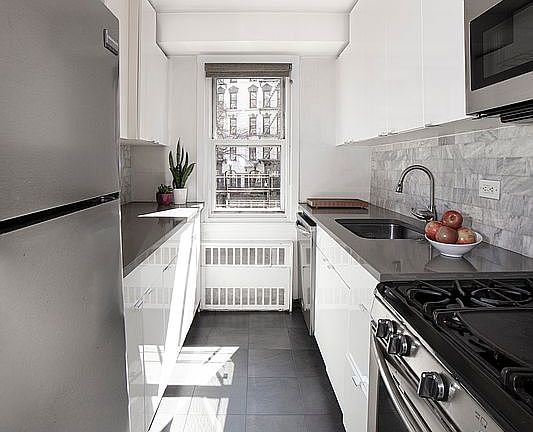 3rd image of 18 Charlton St Unit 3K