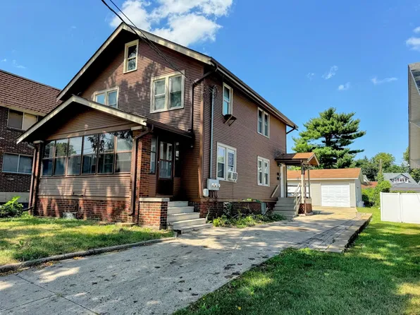 2014 Charles St, Rockford, IL 61104