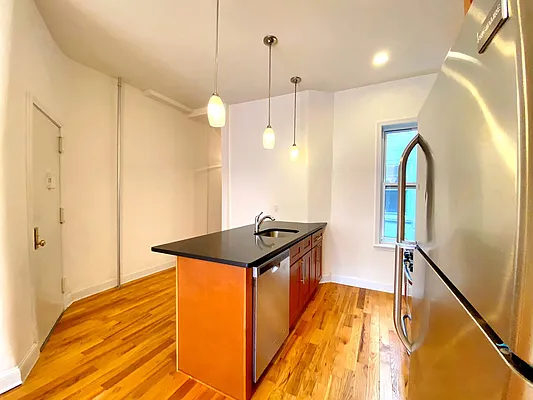 Rented by Douglas Elliman | media 25