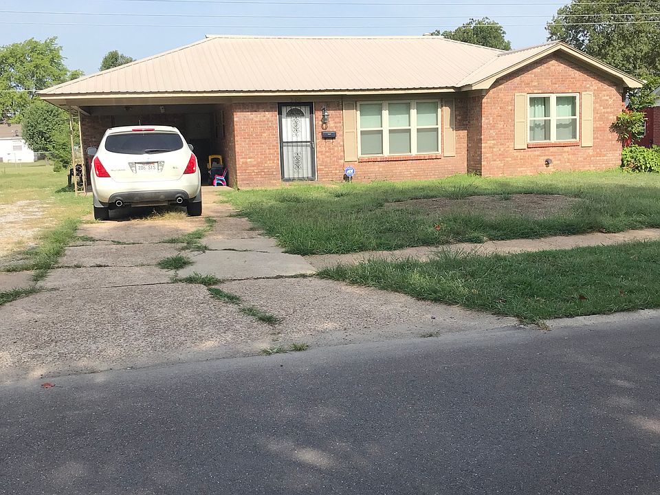 1st image of 302 Roselawn Dr